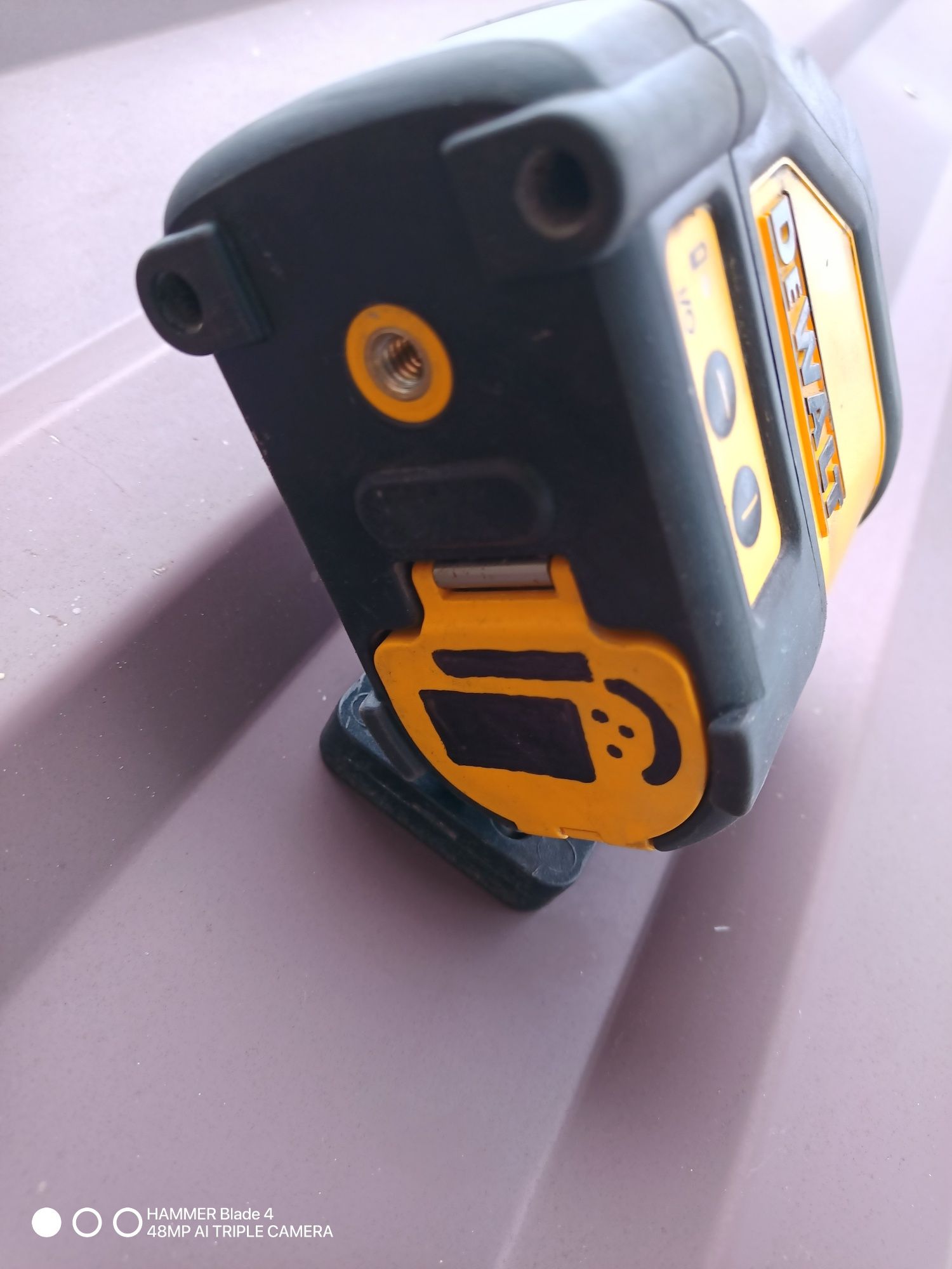 Laser DeWalt, ze statywem, super