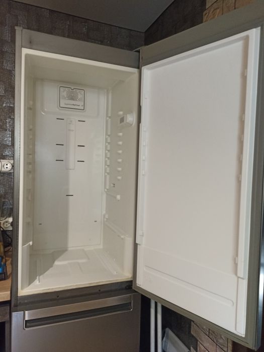Холодильник Whirlpool