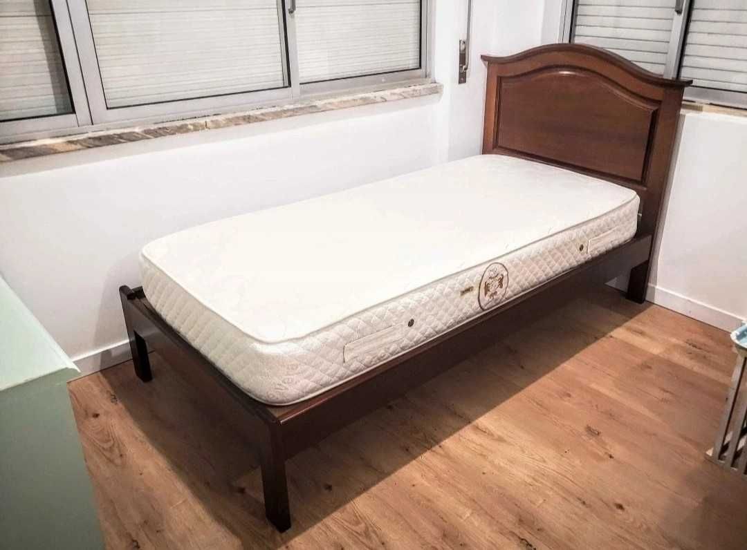 Cama Madeira com Colchão