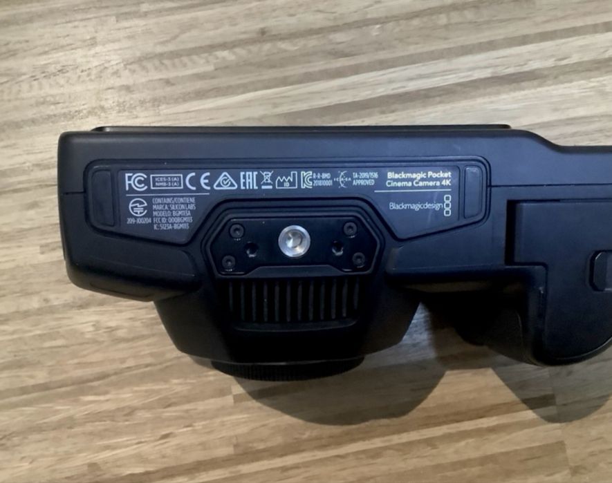 Blackmagic Pocket Cinema Camera 4K + klatka, używana, w pełni sprawna