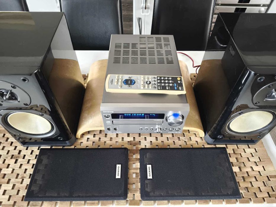 Amplituner Onkyo CR-715 + Onkyo D-N10BX  (wspaniały dźwięk/ zadbany)