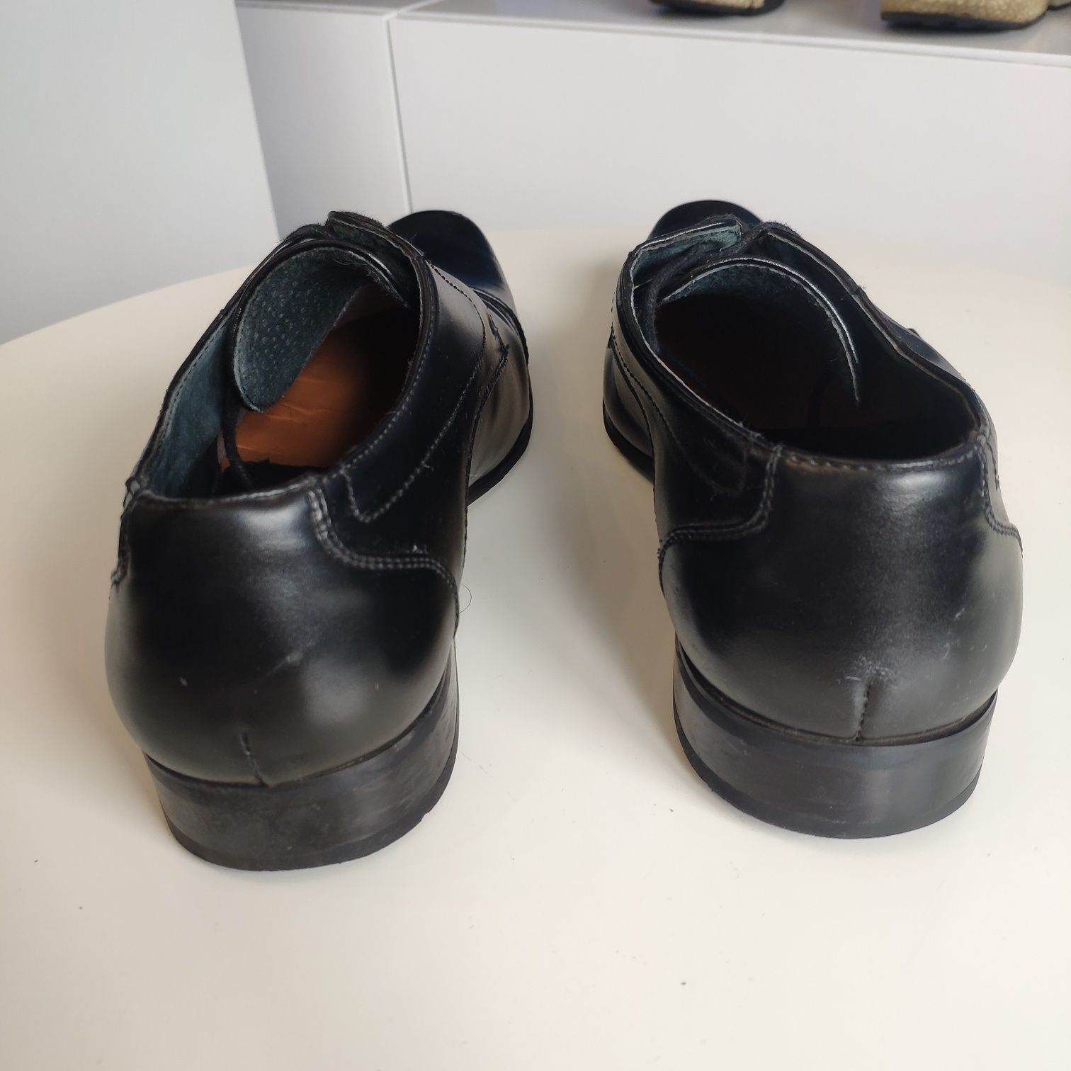 Pantofle/buty do garnituru 42