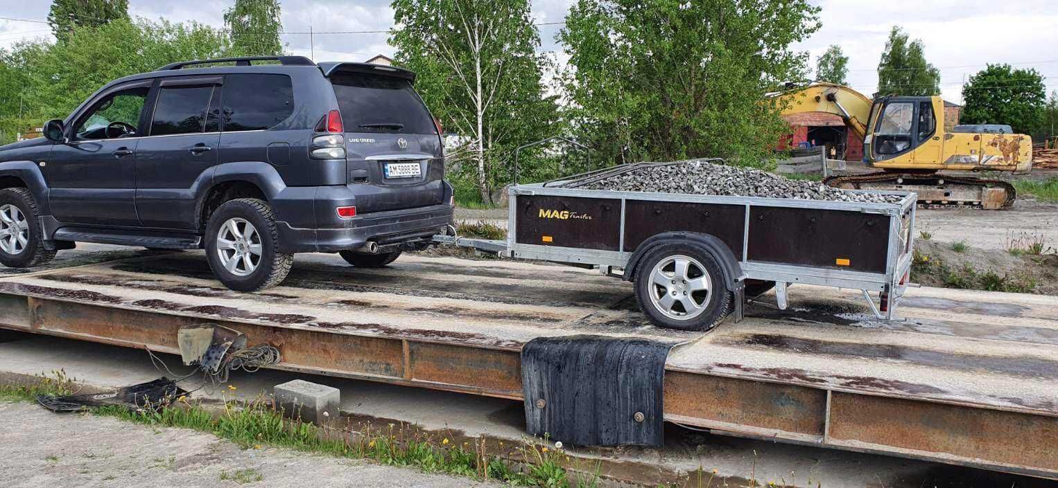 Причіп легковий посилений