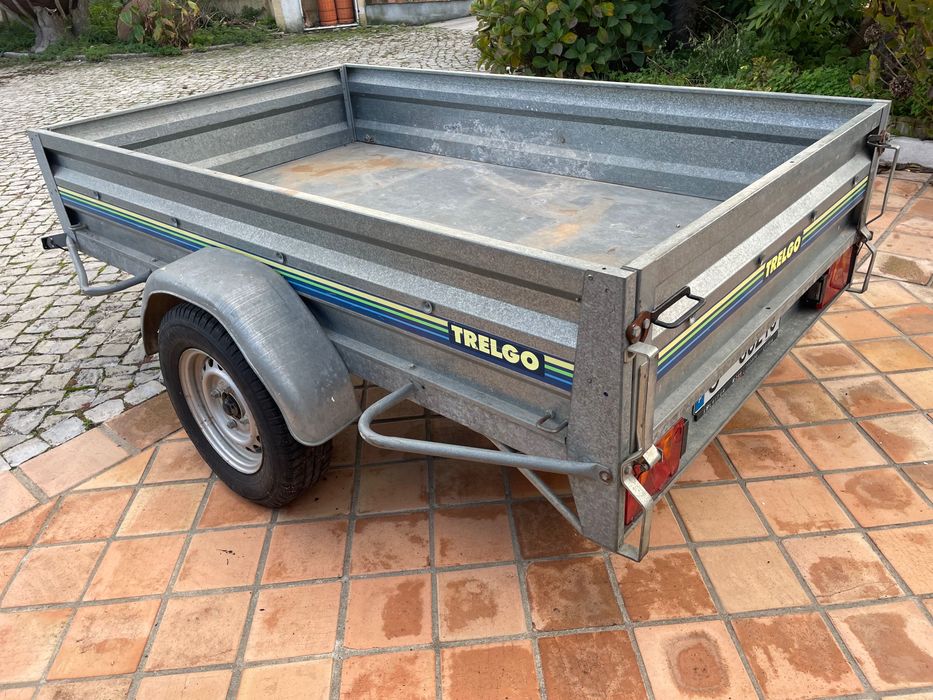 Atrelado com matrícula própria