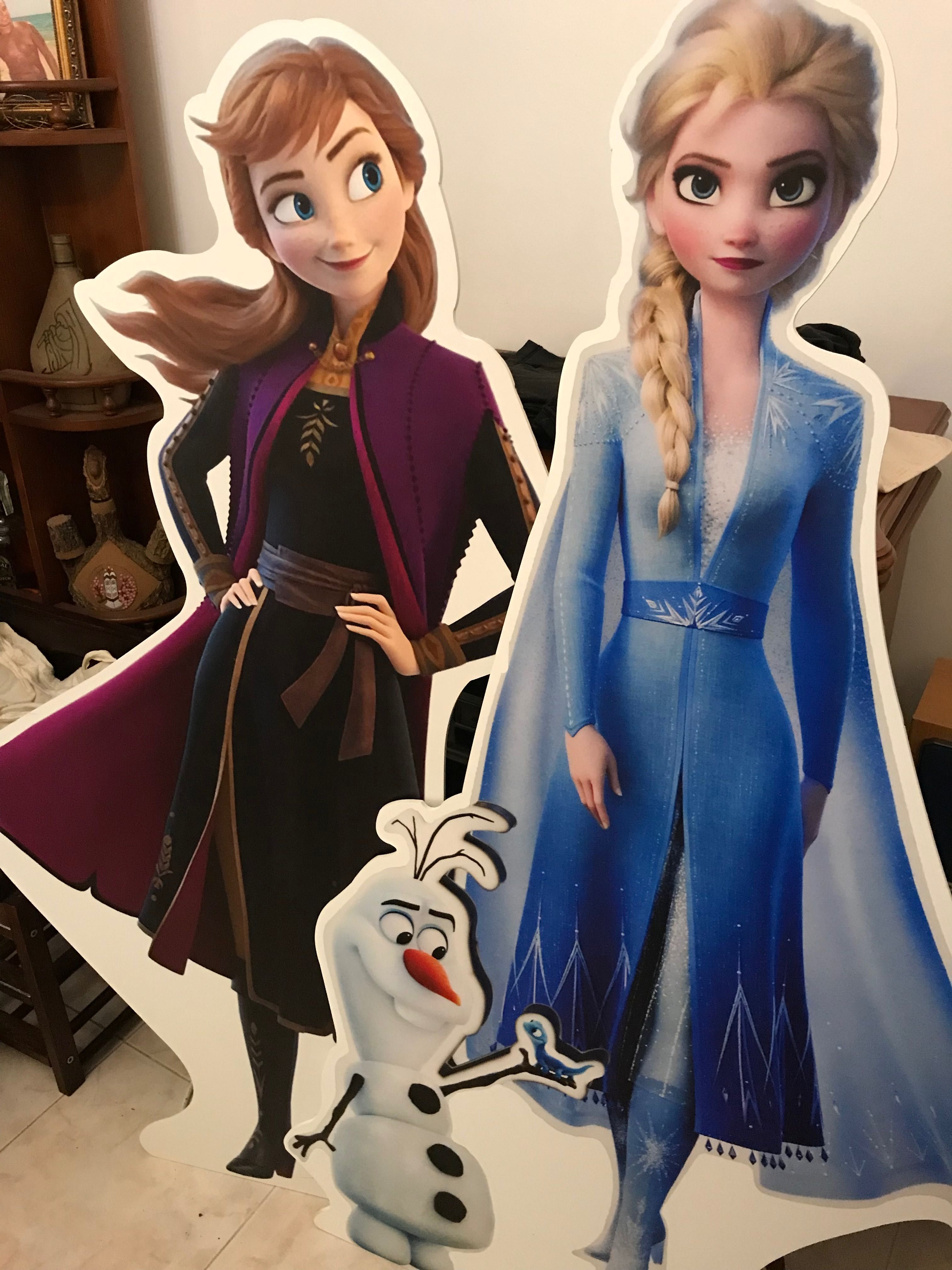 Par de Figuras Disney Frozen Gigantes 130cm - Anna e Elsa