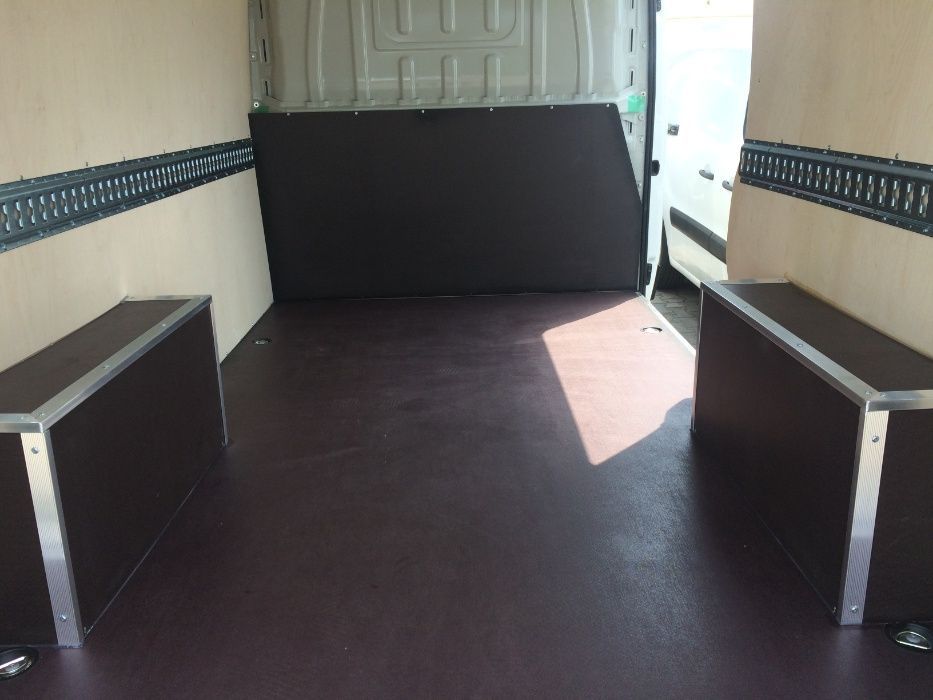 Citroen Jumper L2H2 Zabudowa podłoga i boki obicie auta