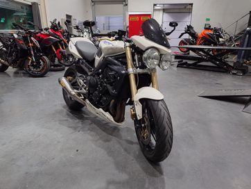 Triumph street triple 675