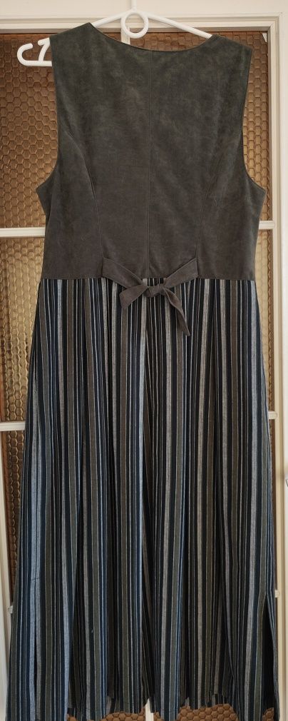 Sukienka w stylu bawarskim