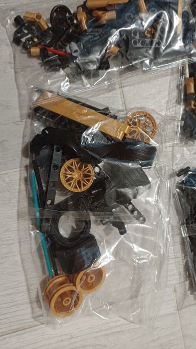 Конструктор машинка лего 1690 дет