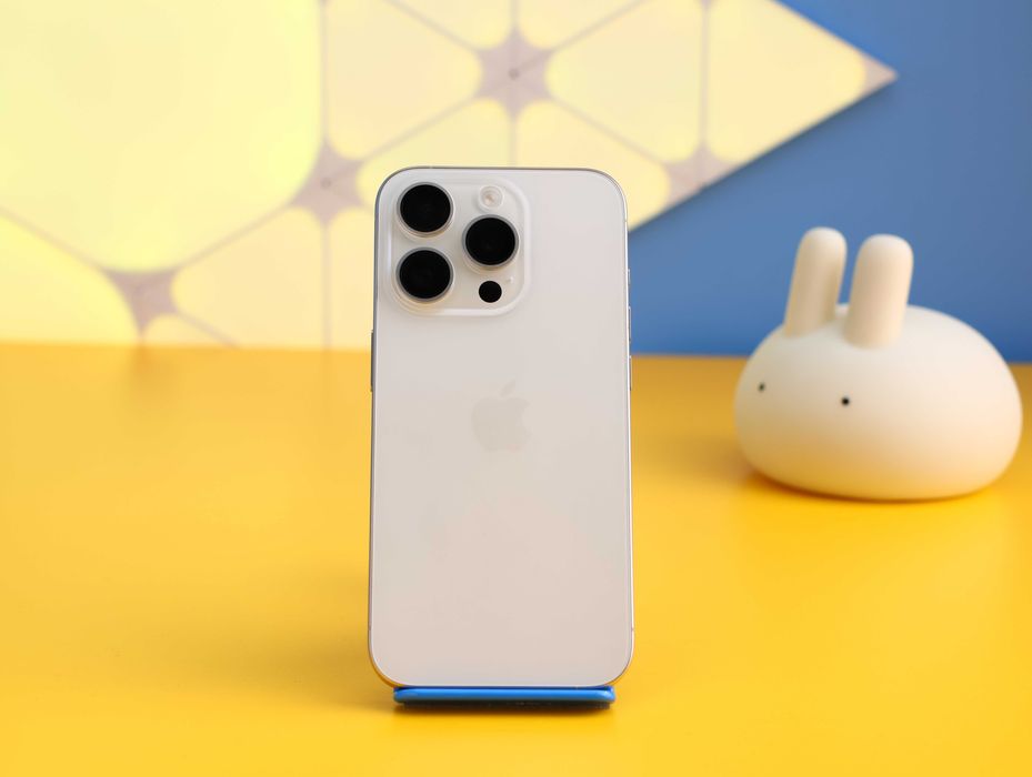 Смартфон iPhone 15 Pro 128GB White Titanium (152170) Б/У З ГАРАНТІЄЮ