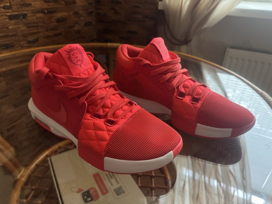 Кросівки чоловічі Nike Lebron Witness VIII Red