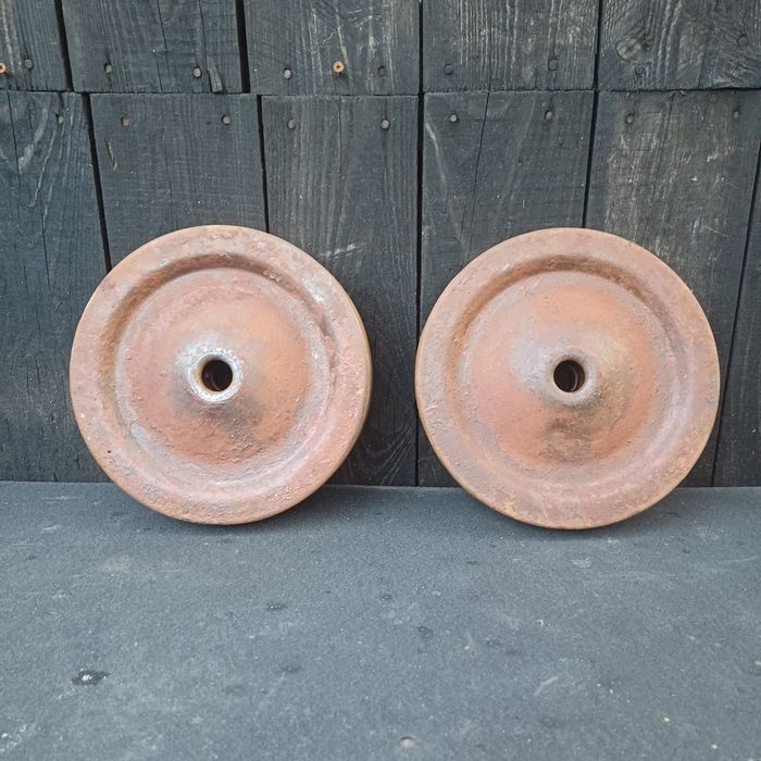 Stare koła kółka metalowe betoniarki PRL LOFT
