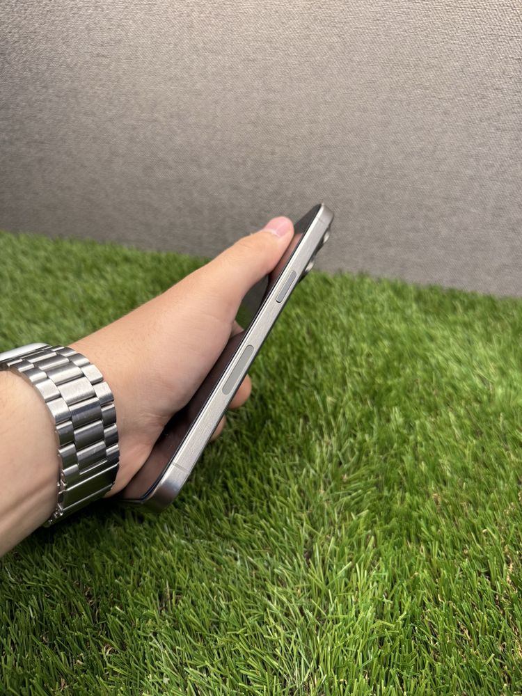 iPhone 15 Pro Max 256Gb Neverlock АКБ 95% Natural Titanium