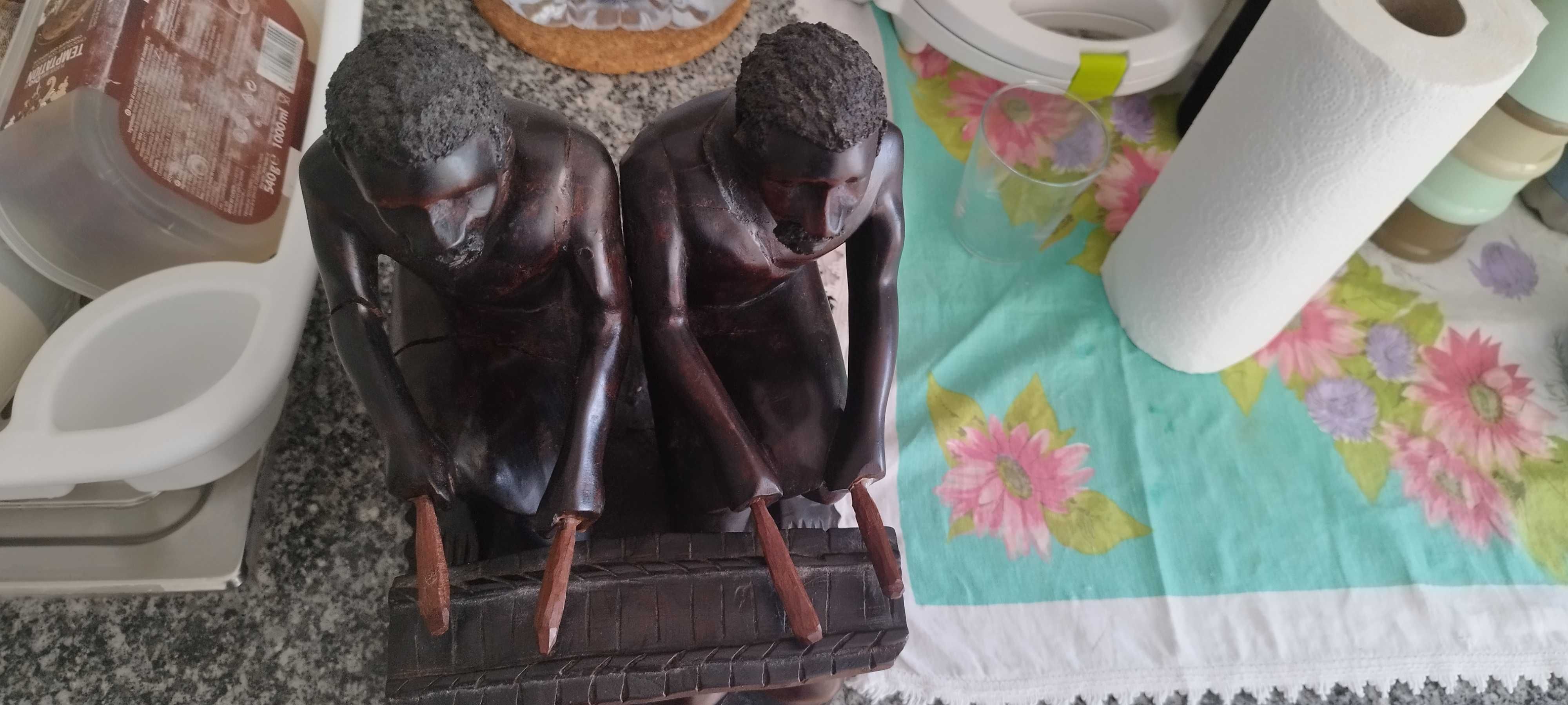 Escultura para desocupar ..sem preço faça a sua proposta...