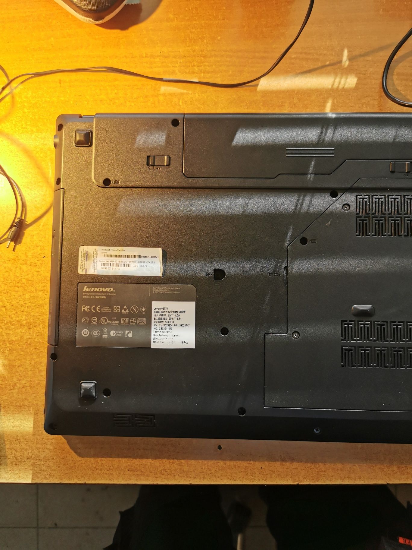 Sprzedam laptop Lenovo g770 17 cali