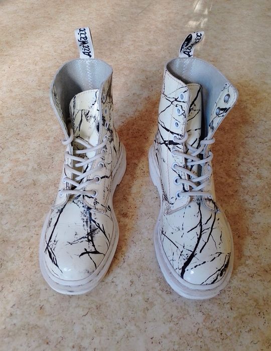 Ботинки берцы Доктор Мартинс. PASCAL MARBLE in White Dr. Martens