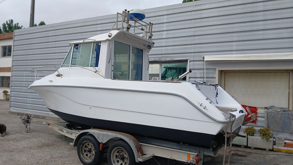 Barco pesca desportiva