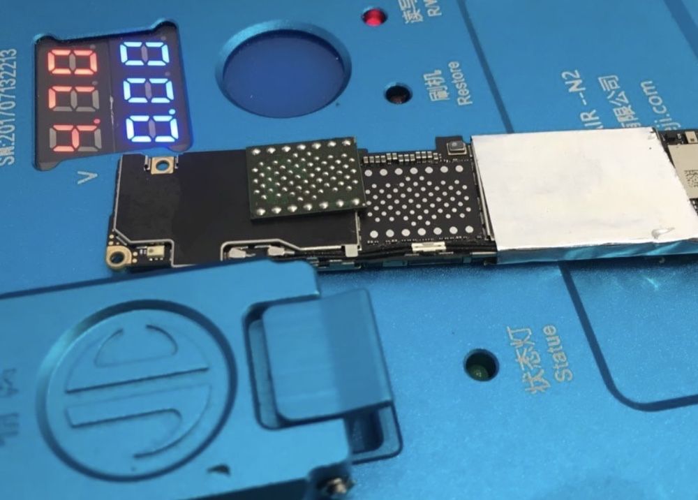 Сервісний центр iPro Ремонт Apple заміна акум батареї скла екран