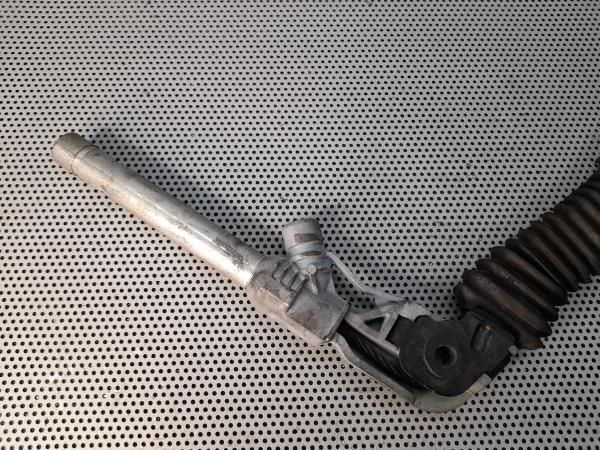 Encaixe de cinto frente direito BMW 5 (E60)