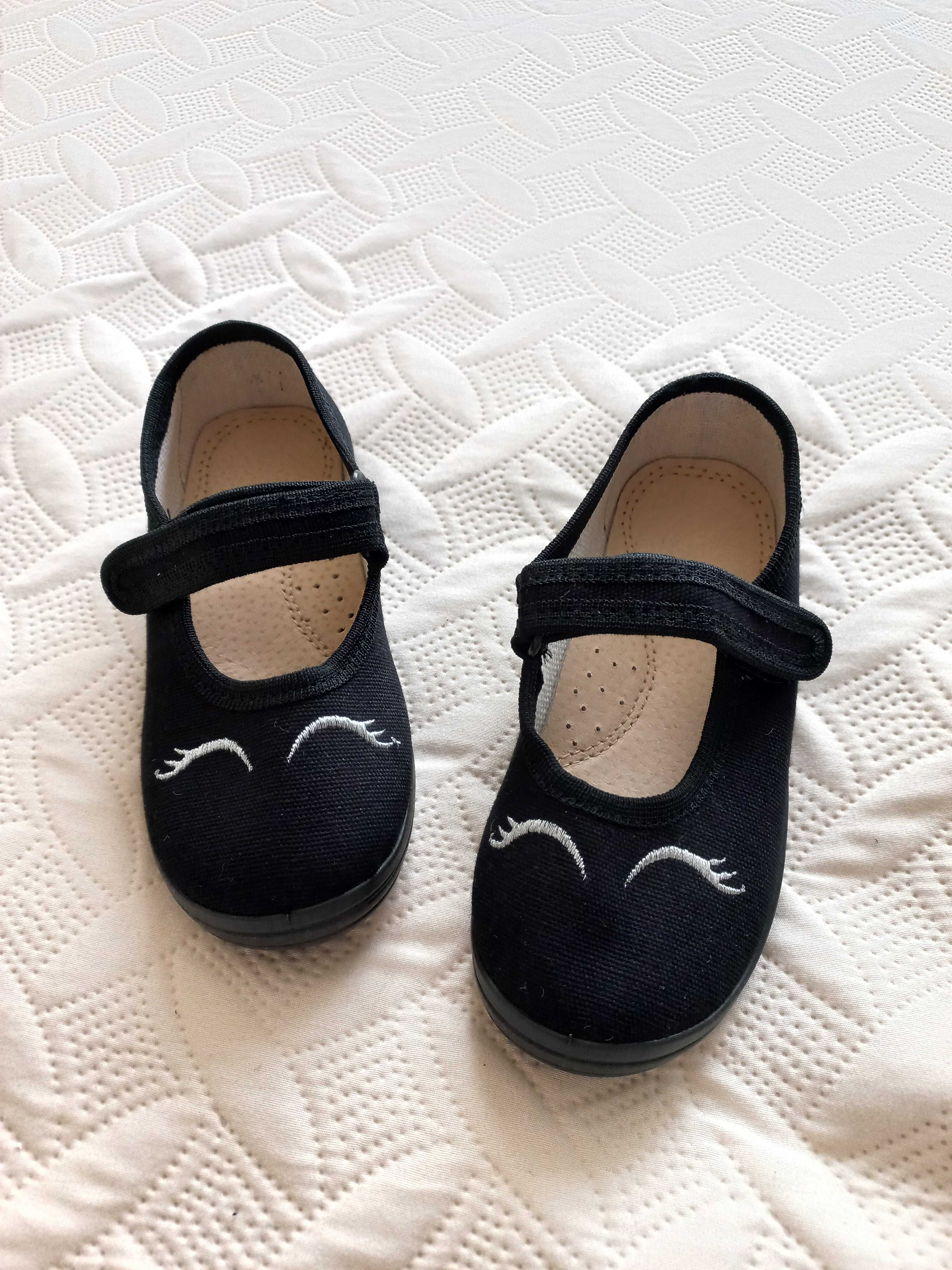 НОВІ Тапочки дитячі туфлі 28 розмір кеди мокасини текстильні