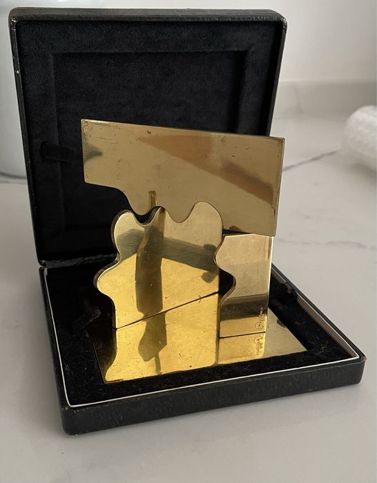 medalhas diversas e miniatura de escultura
