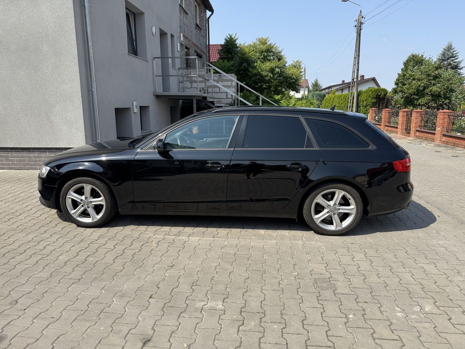 AUDI A4 B8 2.0 TDI Lift Xenon Manual