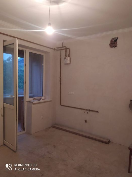 Продається 3- х кімнатна квартира площею 61м. кв.