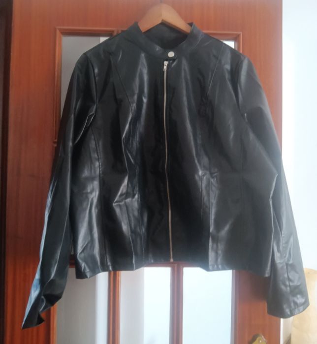 Blusão em ecopele cardado novo stock de loja k fechou veste até  XL