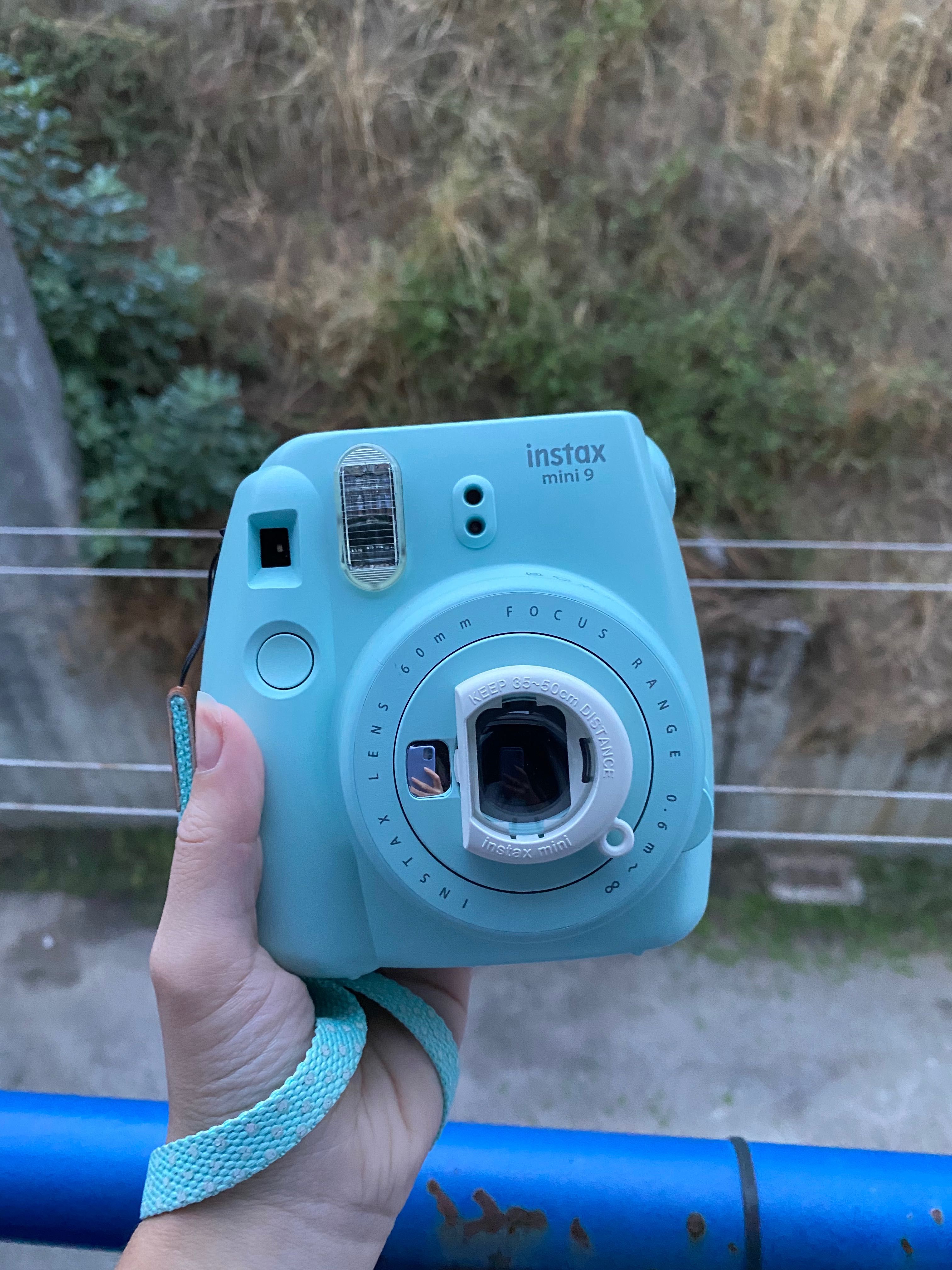 Instax mini 9 em azul - nova com caixa