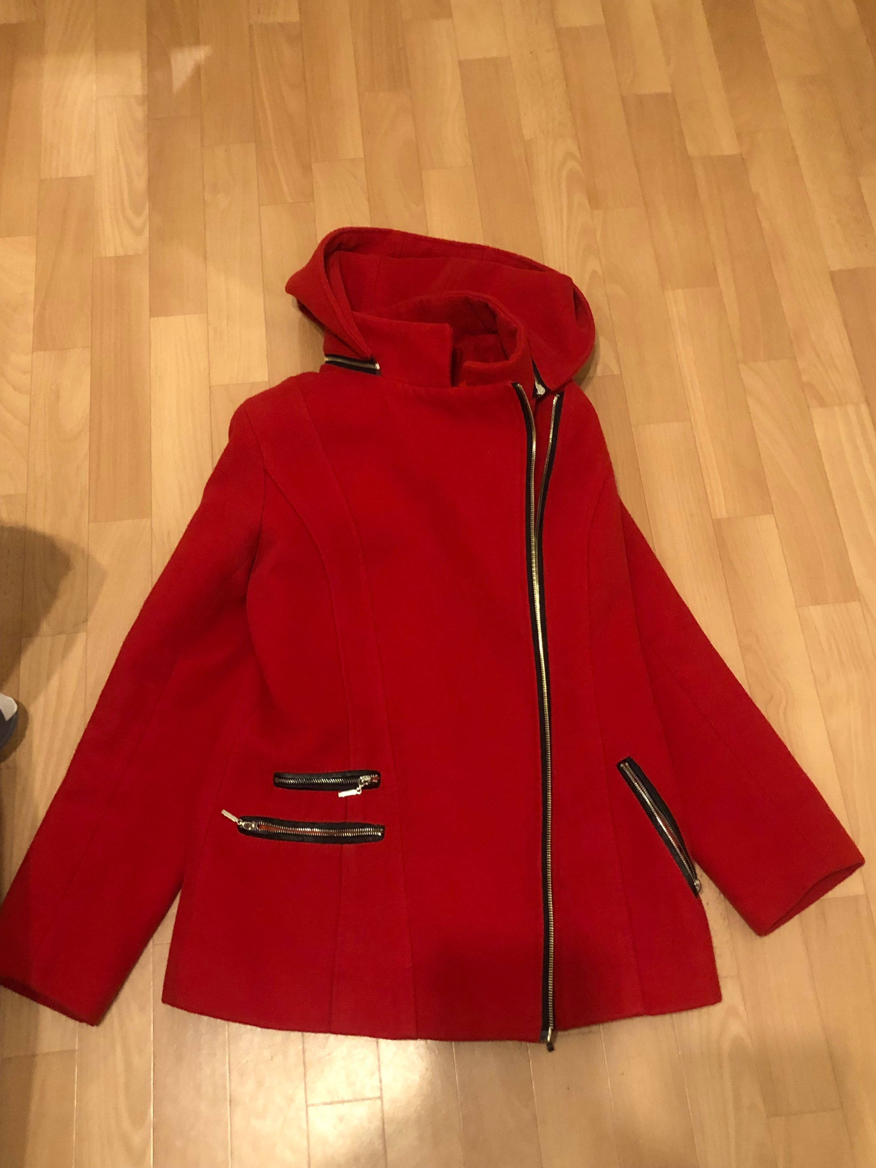 płaszcz czerwony nowy