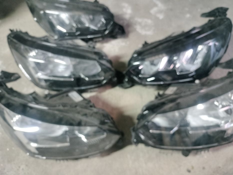 Faróis da frente Peugeot 2008 e 208 e para-choques modelo novo de 2022