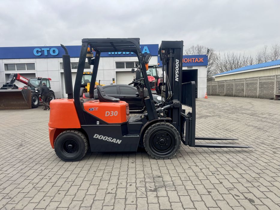 Навантажувач Doosan D30C Дизель Погрузчик