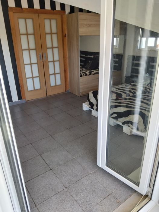 Alugo quarto com Terraço