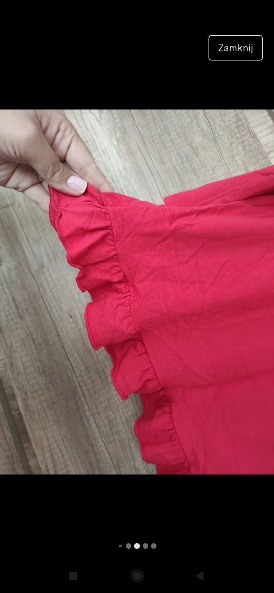 Śliczna czerwona bluzeczka z rękawem i falbankami Savida, rozmiar L!