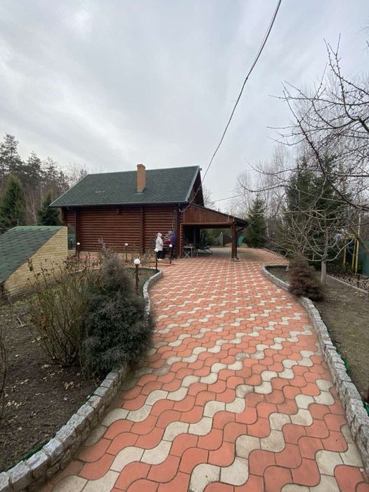 Будинок із зрубу в Берізках.