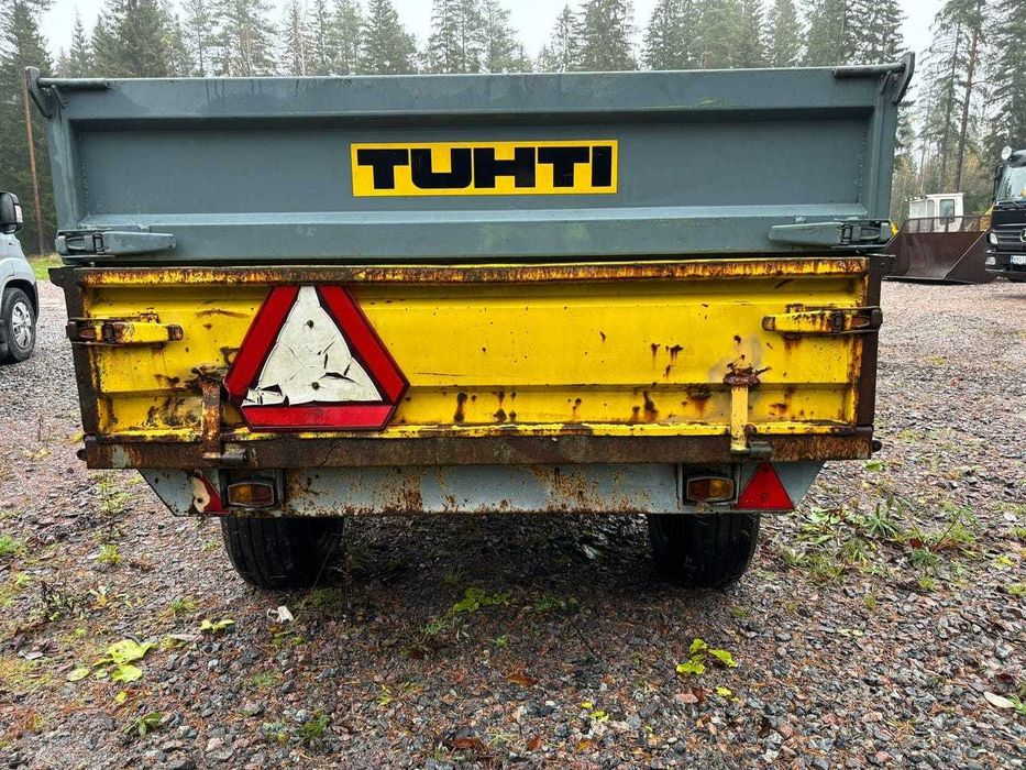 Przyczepa rolnicza wywrotka jednoosiowa