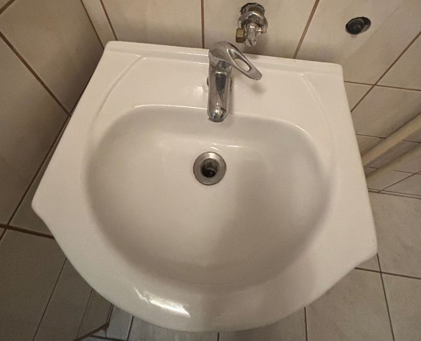 Umywalka kompletna z baterią+szafka