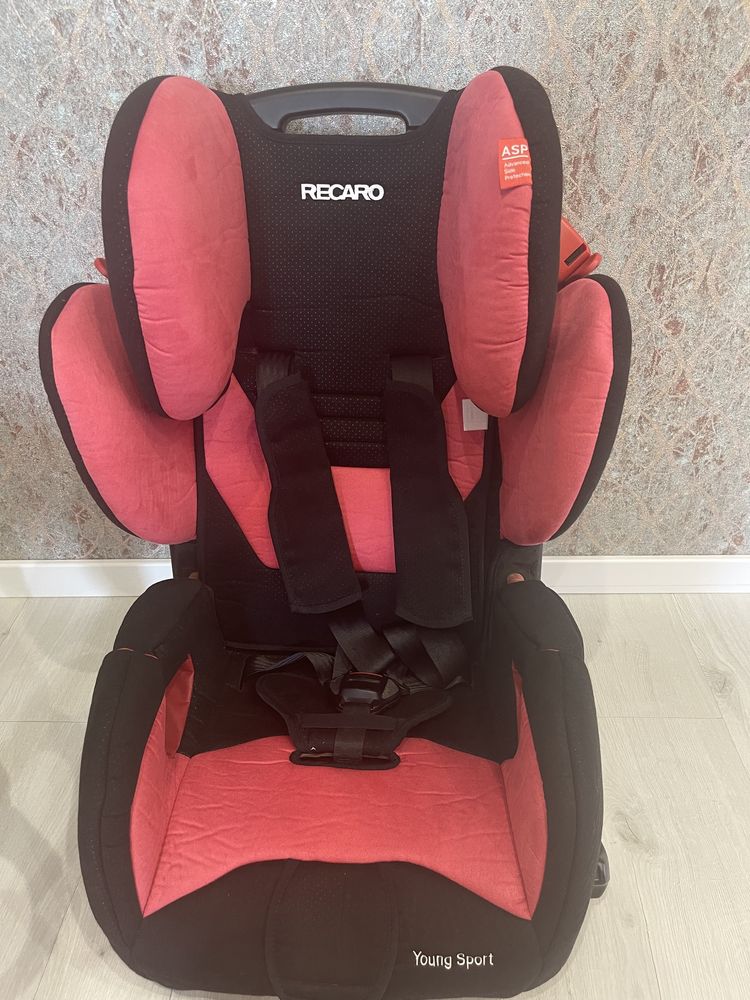 Автокресло Recaro