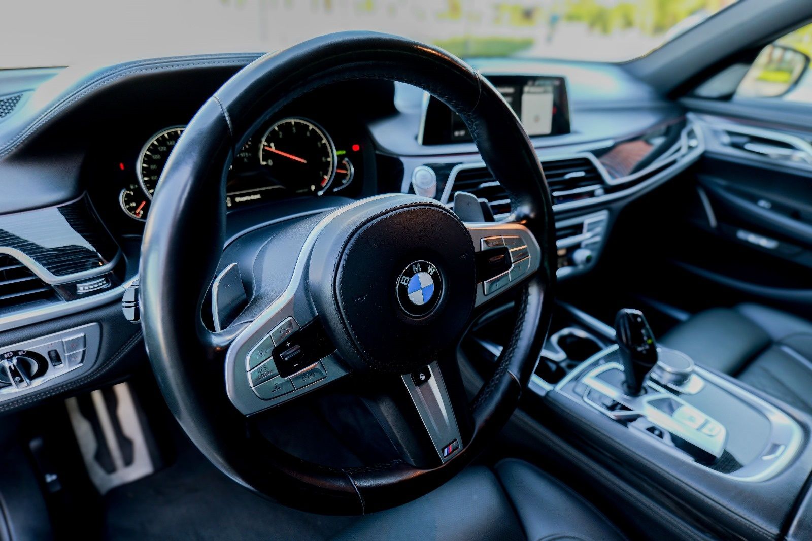Bmw 750i polski salon bezwypadkowe M pakiet