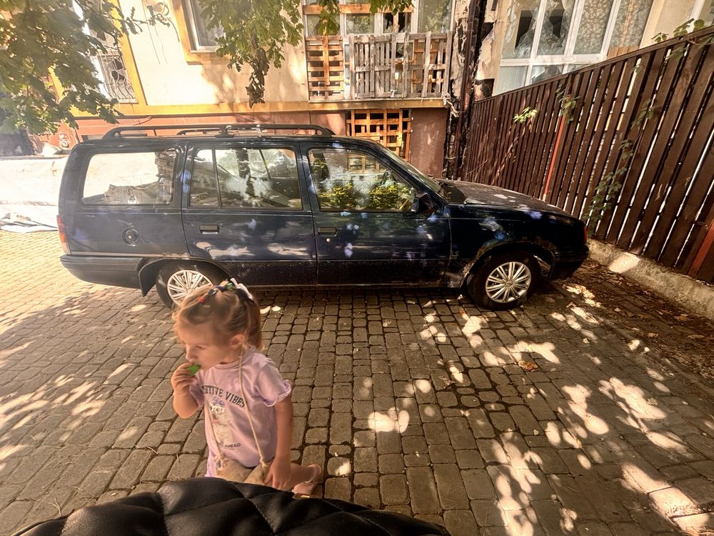 Машина опель кадет