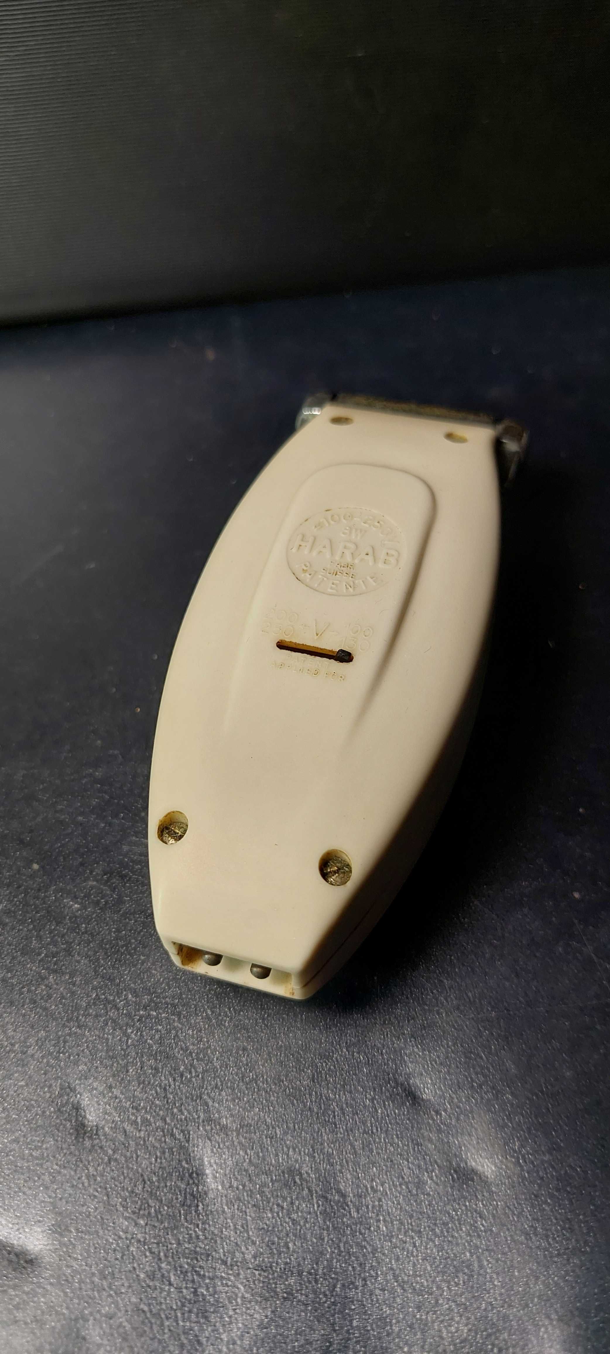Máquina eléctrica de barbear antiga