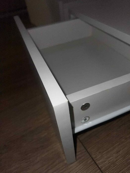 Szafkii nocne  wiszące białe