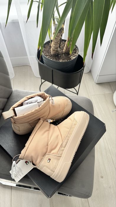 Оригінальні дутики Tommy Hilfiger.