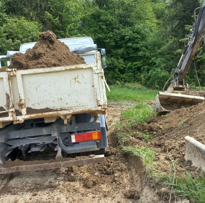 Pracę ziemne minikoparką oraz wywrotką