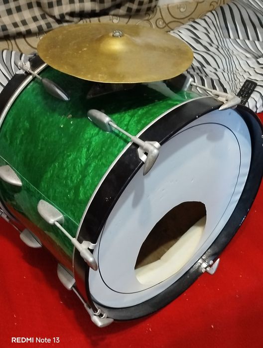 Барабаны Томы остались   походные