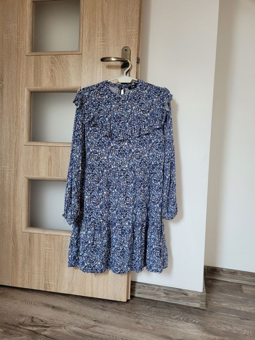 C&A sukienka z długim rękawem