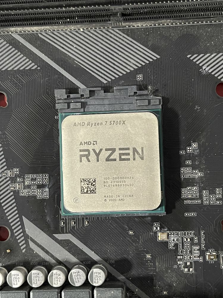 Ryzen 7 5700x Aorus elite b550m
