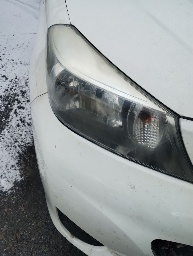 maska błotnik przedni pas yaris 3 lampy przednie deska rozdzielcza oś