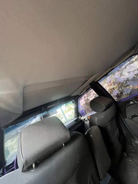 Мерседес Е220 на відновлення з документами