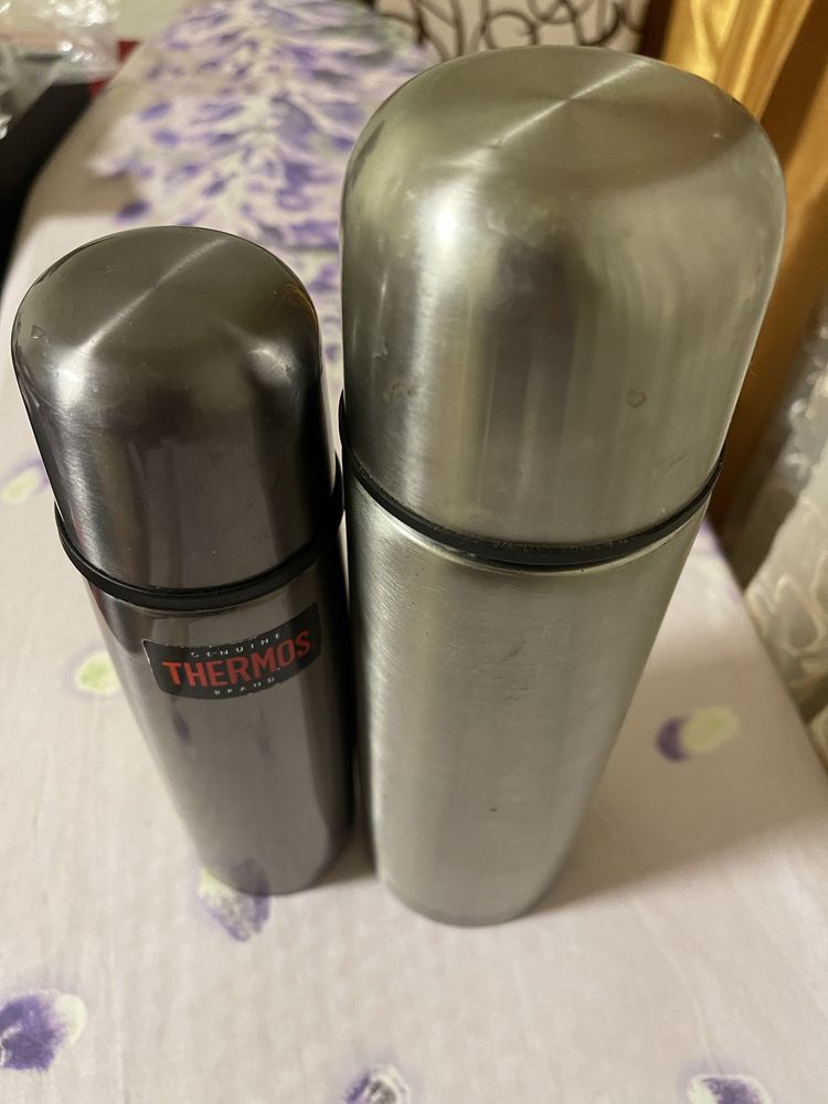 Термоси літр і півлітра